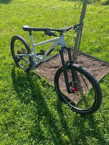 Used Commencal CLASH ORIGIN 2020 2020 Mountainbike, White, 27.5 — image 4 of 5