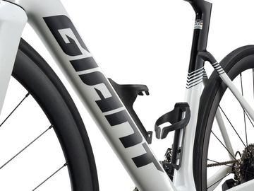 Used Giant Propel Advanced 2 2027 2027 Road & Gravel, White — image 2 of 11