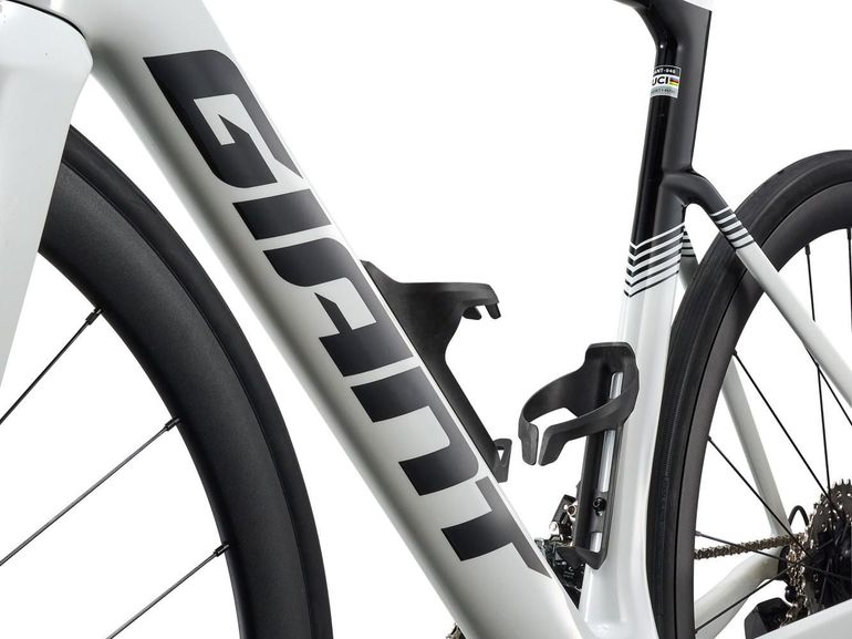 Used Giant Propel Advanced 2 2027 2027 Road & Gravel, White — image 2 of 11