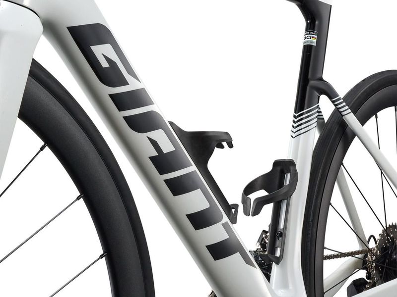 Used Giant Propel Advanced 2 2027 2027 Road & Gravel, White — image 2 of 11