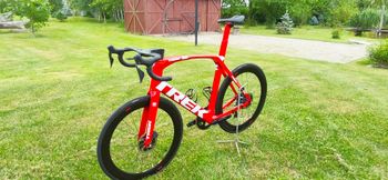 Used Trek Madone SLR 8 Disc 2019 2019 Road & Gravel, Red — image 10 of 10