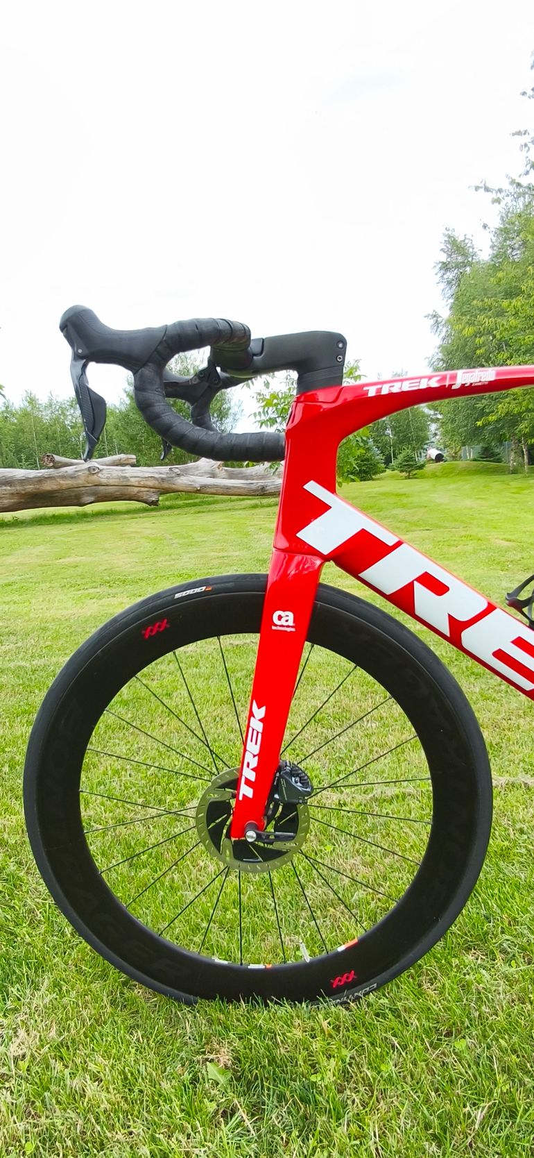 Used Trek Madone SLR 8 Disc 2019 2019 Road & Gravel, Red — image 8 of 10