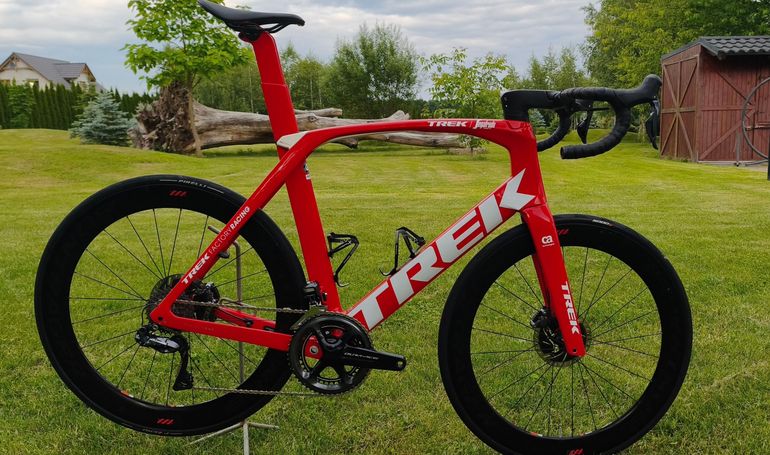 Used Trek Madone SLR 8 Disc 2019 2019 Road & Gravel, Red — image 1 of 10
