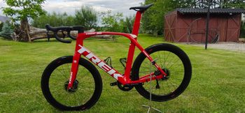 Used Trek Madone SLR 8 Disc 2019 2019 Road & Gravel, Red — image 7 of 10