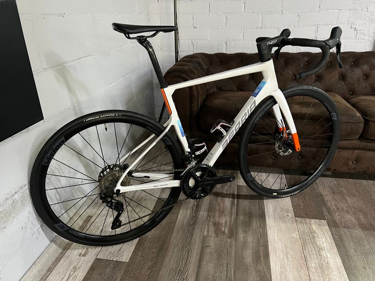 Used Berria BELADOR ELITE 105 2025 2025 Road & Gravel, White — image 2 of 18