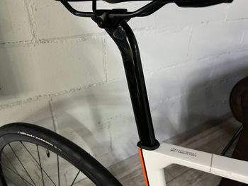 Used Berria BELADOR ELITE 105 2025 2025 Road & Gravel, White — image 4 of 18