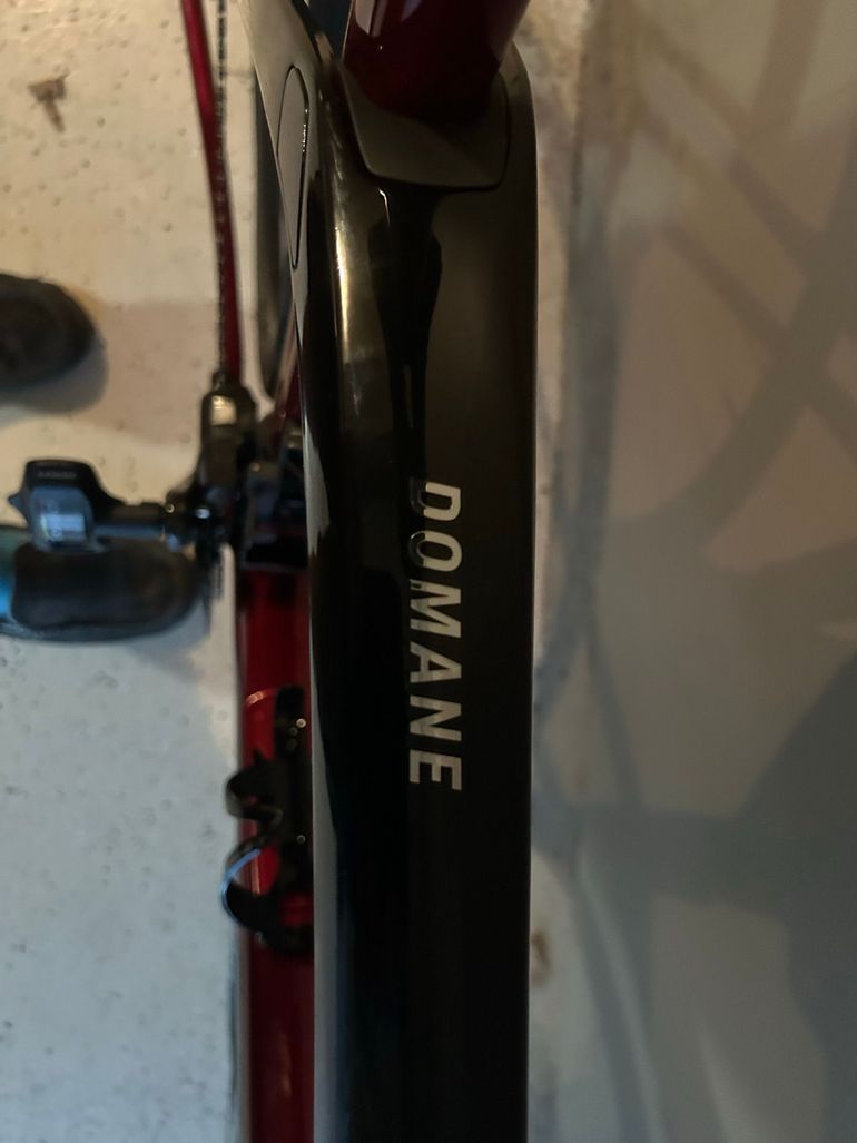 Used Trek Domane Campagnolo Super Record EPS 2022 Road & Gravel, Red — image 3 of 3