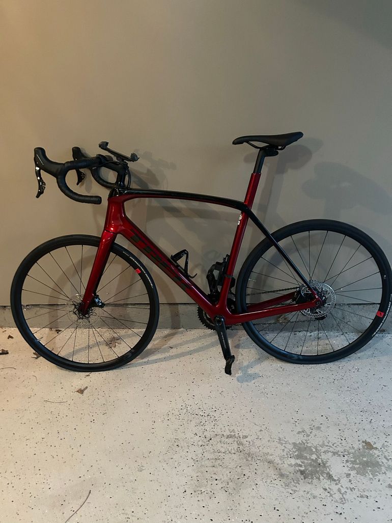Used Trek Domane Campagnolo Super Record EPS 2022 Road & Gravel, Red — image 2 of 3