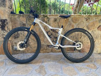Käytetty Orbea OIZ M-PRO AXS 2023 2023 Mountainbike — kuva 2 / 5