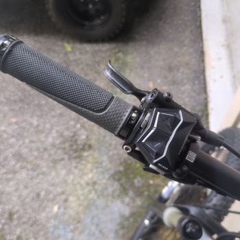 Used Focus Yamaha YDX Torc E-Mountain Bike SLX GS Shadow 2020 2020 Mountainbike, Blue, 27.5 (650B) — image 10 of 12