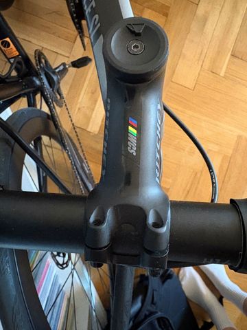 Używany Canyon Aeroad CF SL 7.0 2020 2020 Road & Gravel — zdjęcie 9 z 14