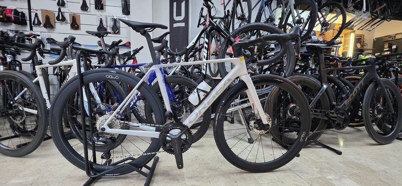 Używany Orbea Orca M20i TEAM ED PWR 2026 2026 Road & Gravel