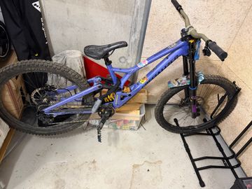 Brugt Specialized Demo Race 2025 2025 Mountainbike — billede 1 af 4