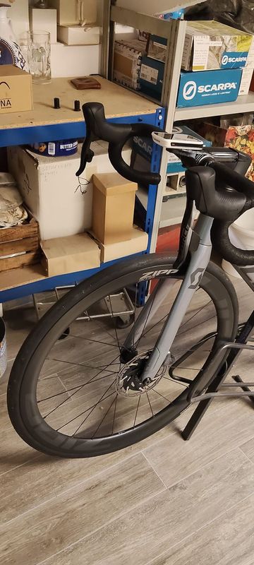 Used Scott Addict SRAM Force eTap AXS 2022 Road & Gravel, Light Gray — image 7 of 11
