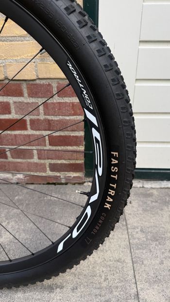 Used Specialized Epic World Cup Expert - SRAM GX AXS, RockShox Select+ 2025 2025 Mountainbike, Green, 29 — image 11 of 12