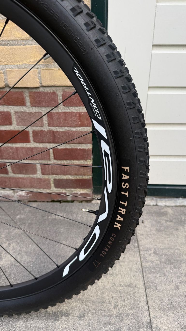 Used Specialized Epic World Cup Expert - SRAM GX AXS, RockShox Select+ 2025 2025 Mountainbike, Green, 29 — image 11 of 12