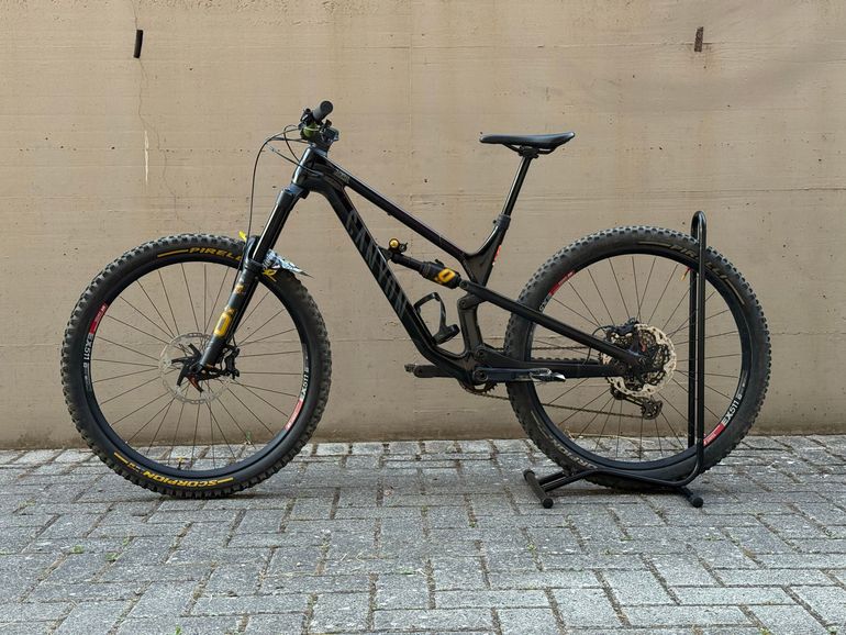 Używany Canyon Spectral 29 CF 7 2023 2023 Mountainbike — zdjęcie 2 z 8