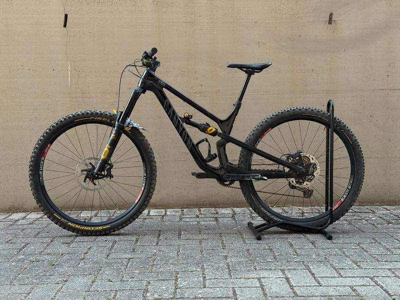 Canyon Spectral 29 CF 7 2023 2023 Mountainbike usato, Nero — immagine 2 di 8