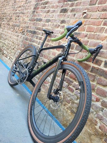 Używany Giant Revolt Advanced 2 2022 2022 Road & Gravel — zdjęcie 3 z 3