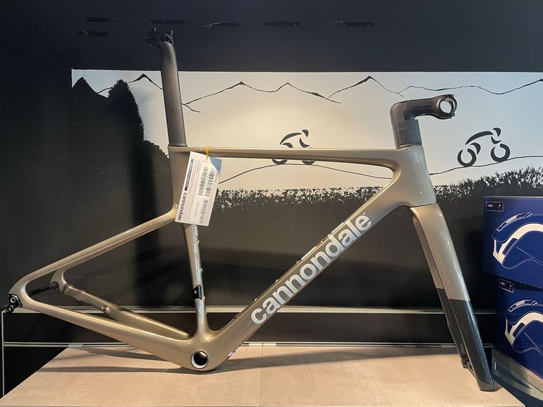 Używany Cannondale SuperSix EVO Frameset 2025 Road & Gravel — zdjęcie 1 z 4