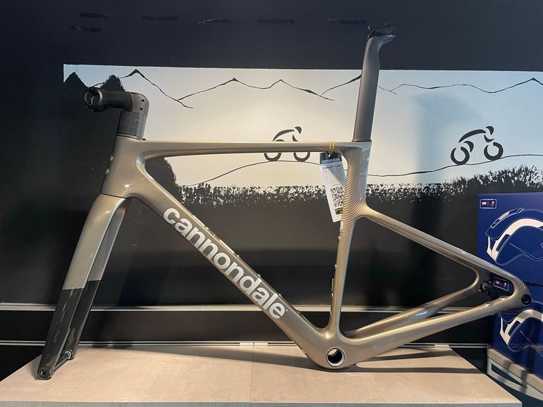 Używany Cannondale SuperSix EVO Frameset 2025 Road & Gravel — zdjęcie 2 z 4