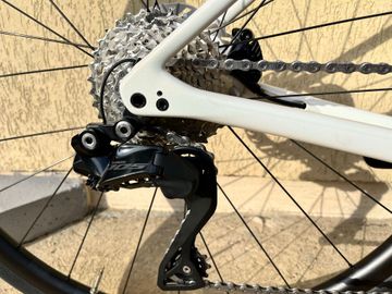 Used Specialized Roubaix SL8 Comp 2025 2025 Road & Gravel, White — image 5 of 9