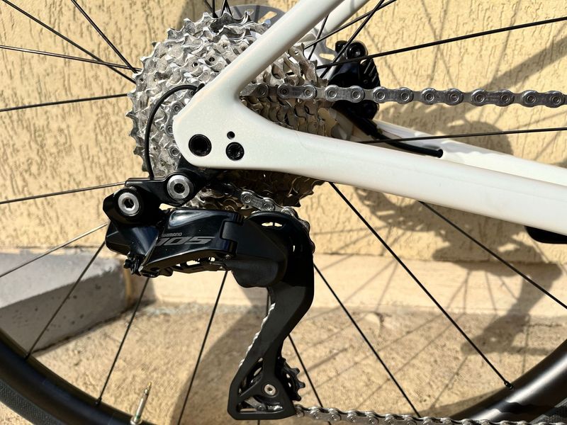 Used Specialized Roubaix SL8 Comp 2025 2025 Road & Gravel, White — image 5 of 9