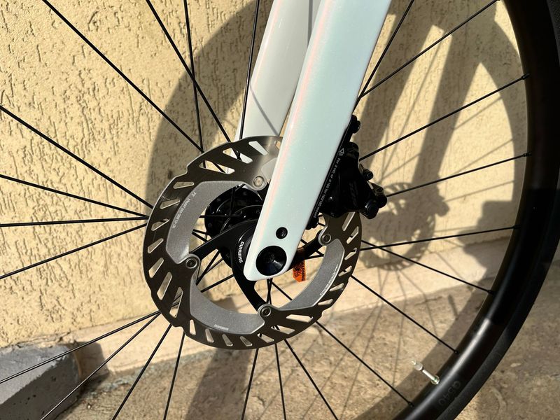 Used Specialized Roubaix SL8 Comp 2025 2025 Road & Gravel, White — image 7 of 9