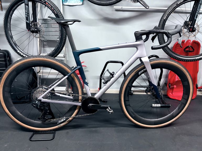 Used Specialized Crux 5 Comp - SRAM Rival XPLR 2027 Frameset 2027 Road & Gravel, Light Gray — image 6 of 7