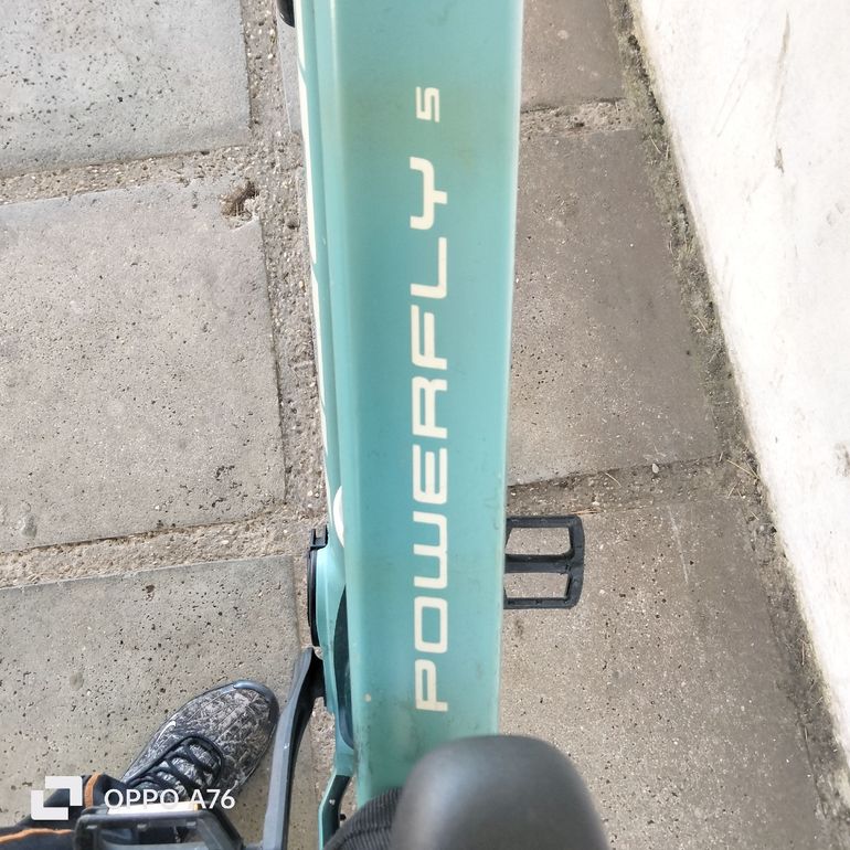 Used Trek Powerfly 5 Gen 4 2023 2023 Mountainbike, Green, 27.5, 29 — image 12 of 13