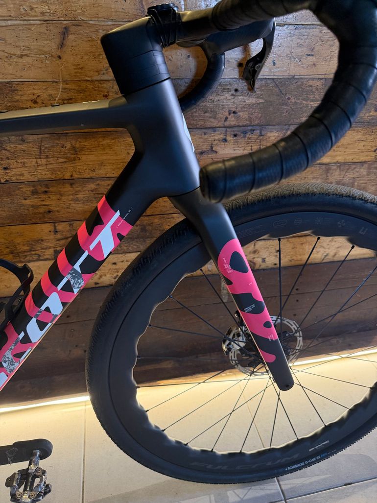 Used Scott Addict RC Frameset 2026 Road & Gravel, Black — image 2 of 9