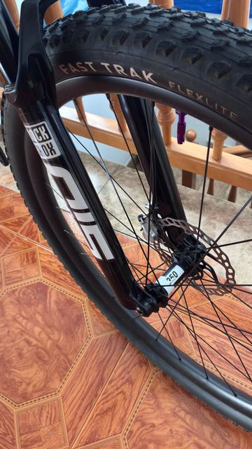 Used Specialized Epic EVO Pro LTD 2023 2023 Mountainbike, Black, 29 — image 9 of 11