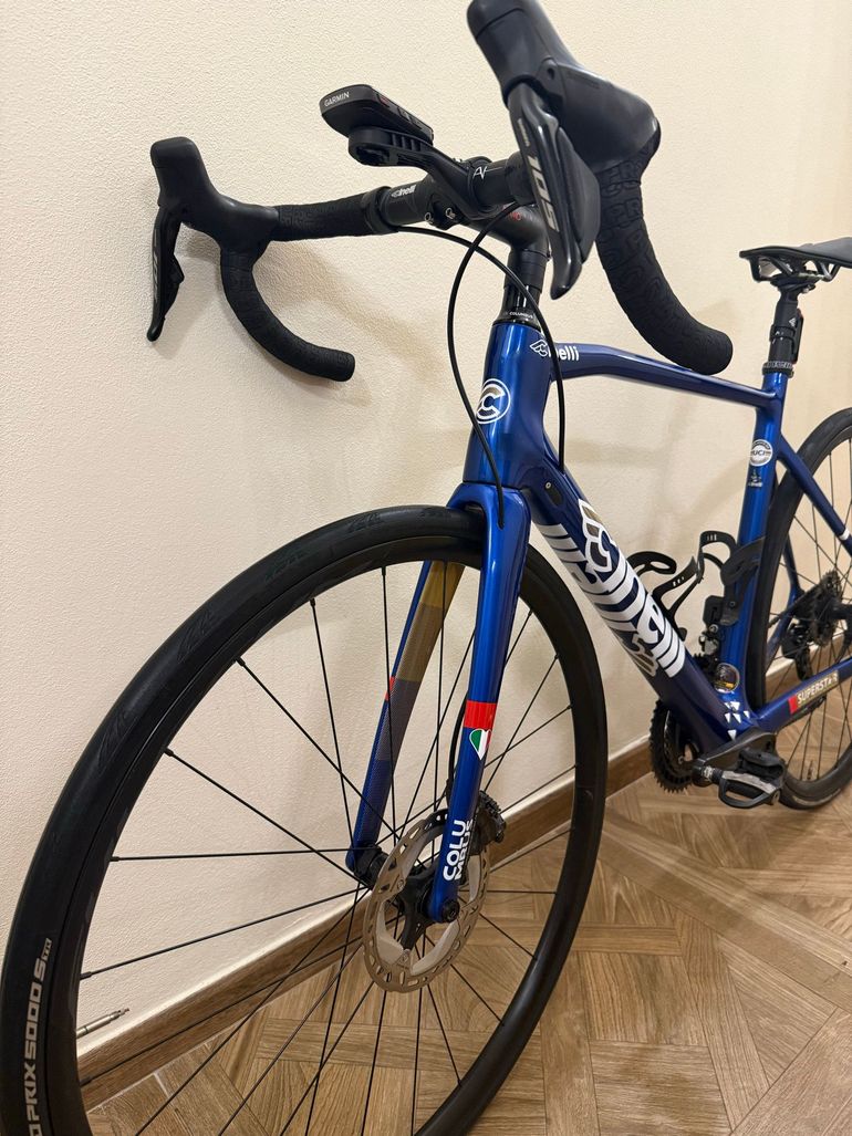 Używany Cinelli SUPERSTAR - 105 DISC DI2 2025 2025 Road & Gravel — zdjęcie 4 z 9