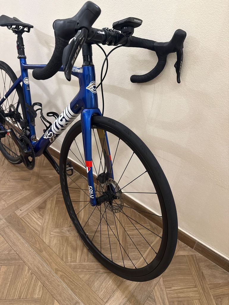 Używany Cinelli SUPERSTAR - 105 DISC DI2 2025 2025 Road & Gravel — zdjęcie 5 z 9