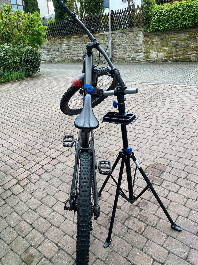 Używany Trek Remedy 7 2019 2019 Mountainbike — zdjęcie 1 z 8