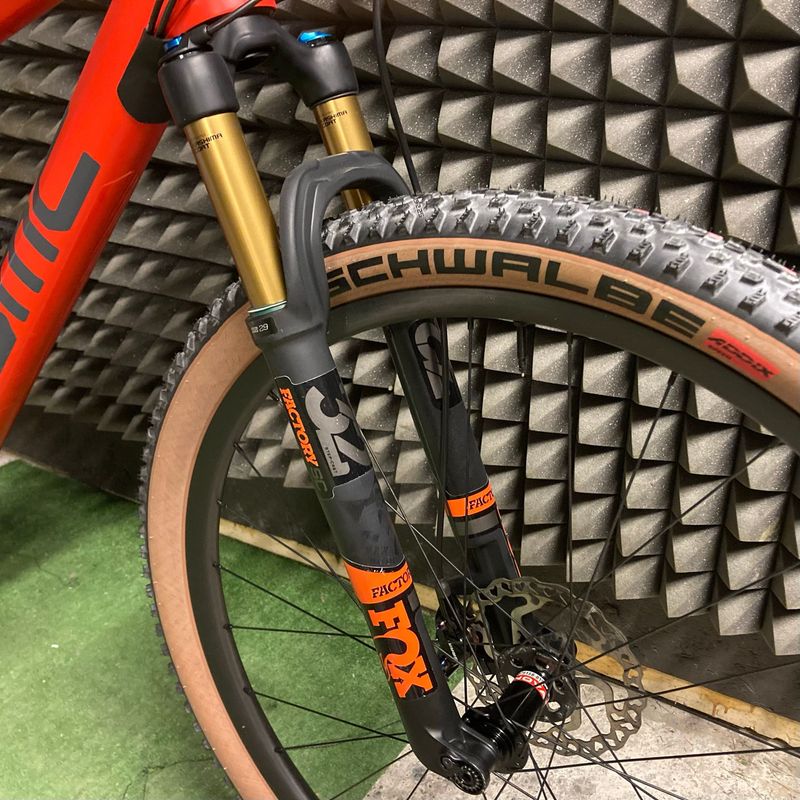 Used BMC Fourstroke 01 ONE 2021 2021 Mountainbike, Red, 29 — image 12 of 17