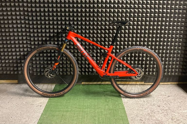 Used BMC Fourstroke 01 ONE 2021 2021 Mountainbike, Red, 29 — image 2 of 17