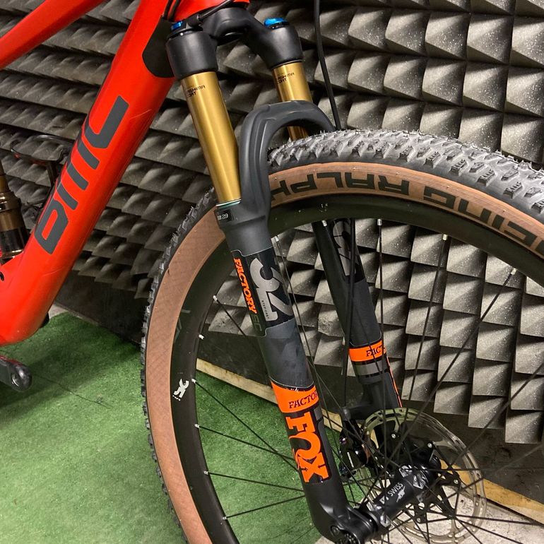 Używany BMC Fourstroke 01 ONE 2021 2021 Mountainbike — zdjęcie 8 z 20