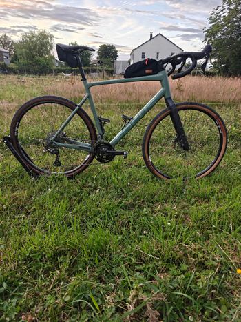 Tweedehands Focus ATLAS 6.8 2022 2022 Racefiets & gravel