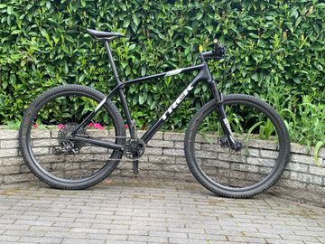 Used Trek Procaliber 9.7 2017 2017 Mountainbike, Black, 27.5, 29 — image 2 of 5