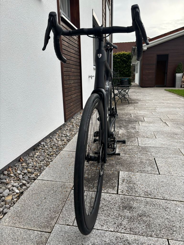 Used Trek Domane SRAM Force eTap AXS 2026 Road & Gravel, Black — image 5 of 9