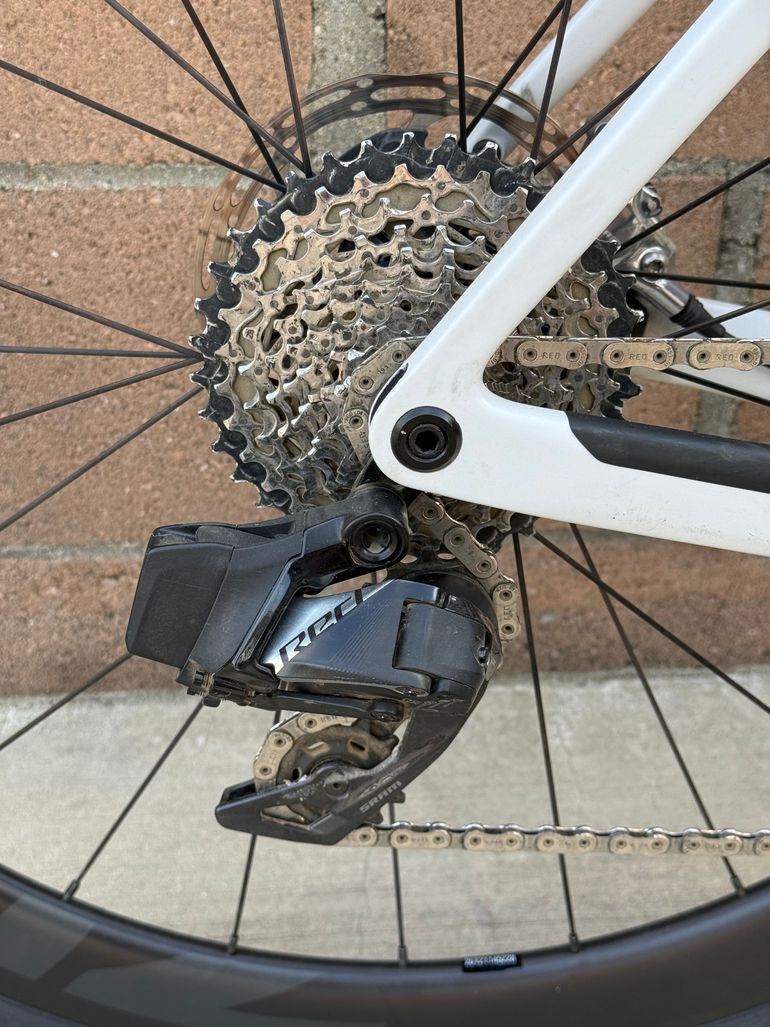 Used Scott Addict Gravel RC 2024 2024 Road & Gravel, White — image 8 of 14