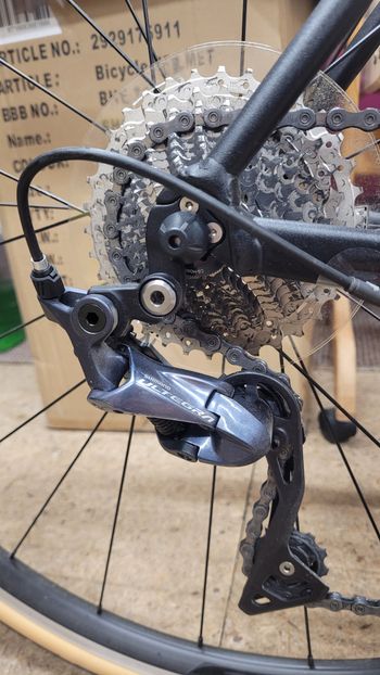 Używany Canyon Endurace AL 8.0 2019 2019 Road & Gravel — zdjęcie 4 z 7