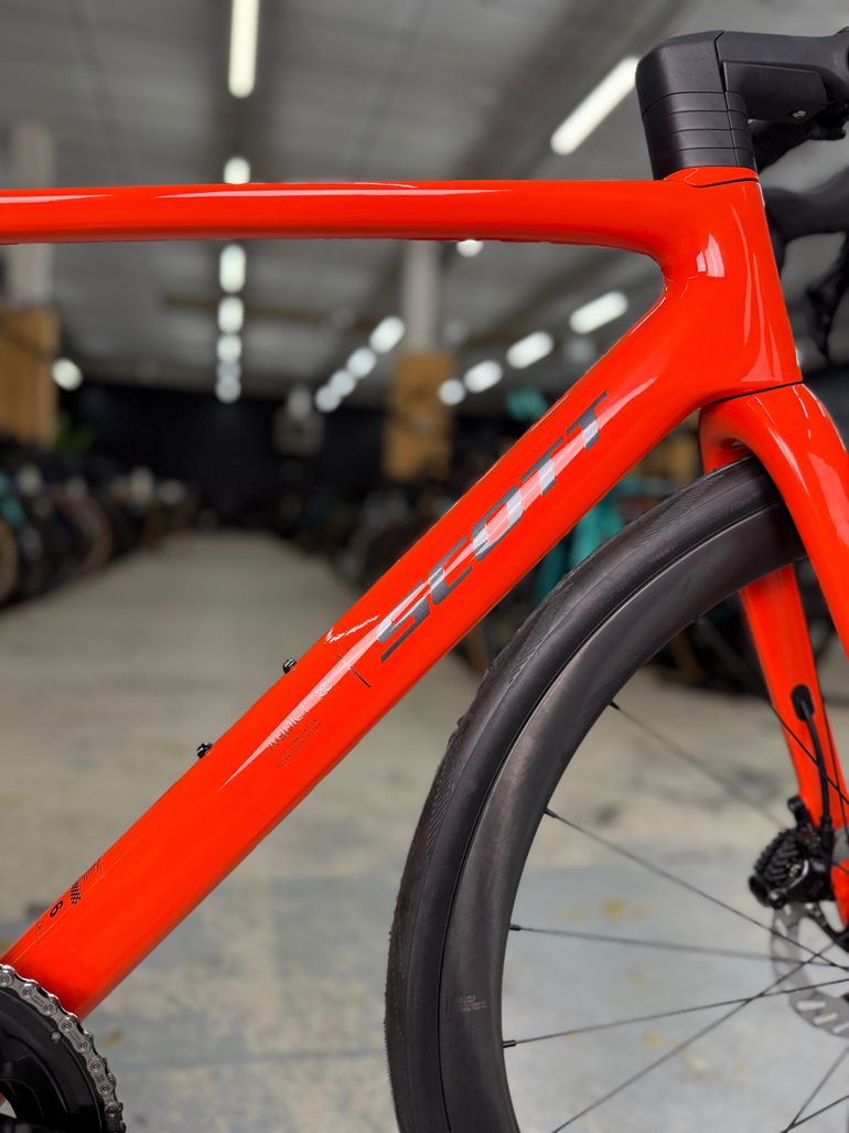 Używany Scott Addict RC30 Di2 Carbon 2025 Road & Gravel — zdjęcie 8 z 10