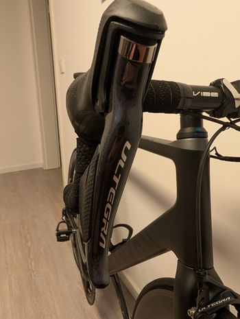 Used Canyon Ultimate CF SL 9.0 Di2 2019 2019 Road & Gravel, Black — image 8 of 10