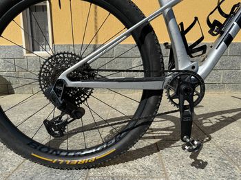Używany Trek Supercaliber SLR 9.9 X0 AXS Gen 2 2024 2024 Mountainbike — zdjęcie 2 z 5