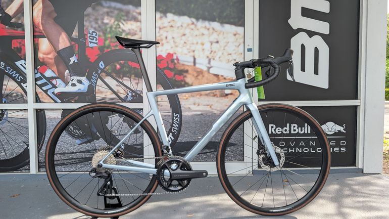 Used BMC Teammachine SLR ONE 2027 2027 Road & Gravel, Blue — image 1 of 5