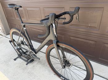 Used Canyon CF SLX 9 Disc ETap 2023 Road & Gravel, Black — image 2 of 13