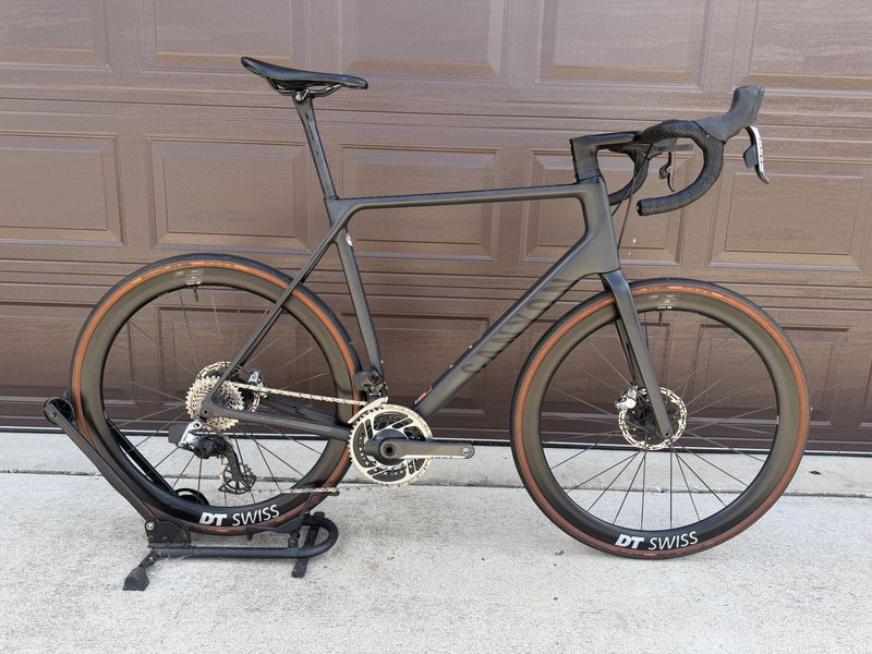 Used Canyon CF SLX 9 Disc ETap 2023 Road & Gravel