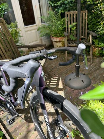 Used Specialized Tarmac SL8 Expert - Shimano Ultegra Di2 2026 2026 Road & Gravel, Black — image 4 of 11